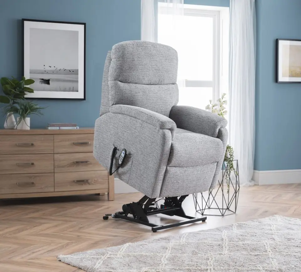 Celebrity Hertford Cloud Zero Lift and Tilt Chair 01