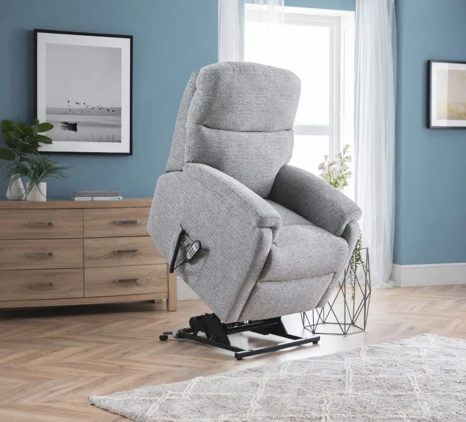 Celebrity Hertford Lift and Tilt Recliner Chair 01