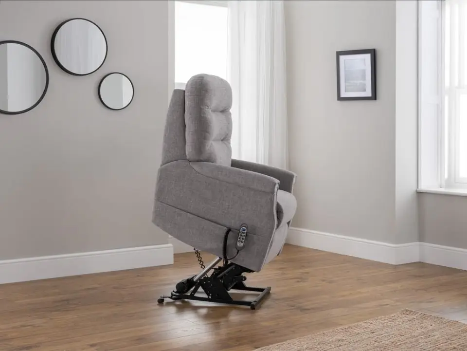 Celebrity Sandhurst Cloud Zero Lift and Tilt Chair 01